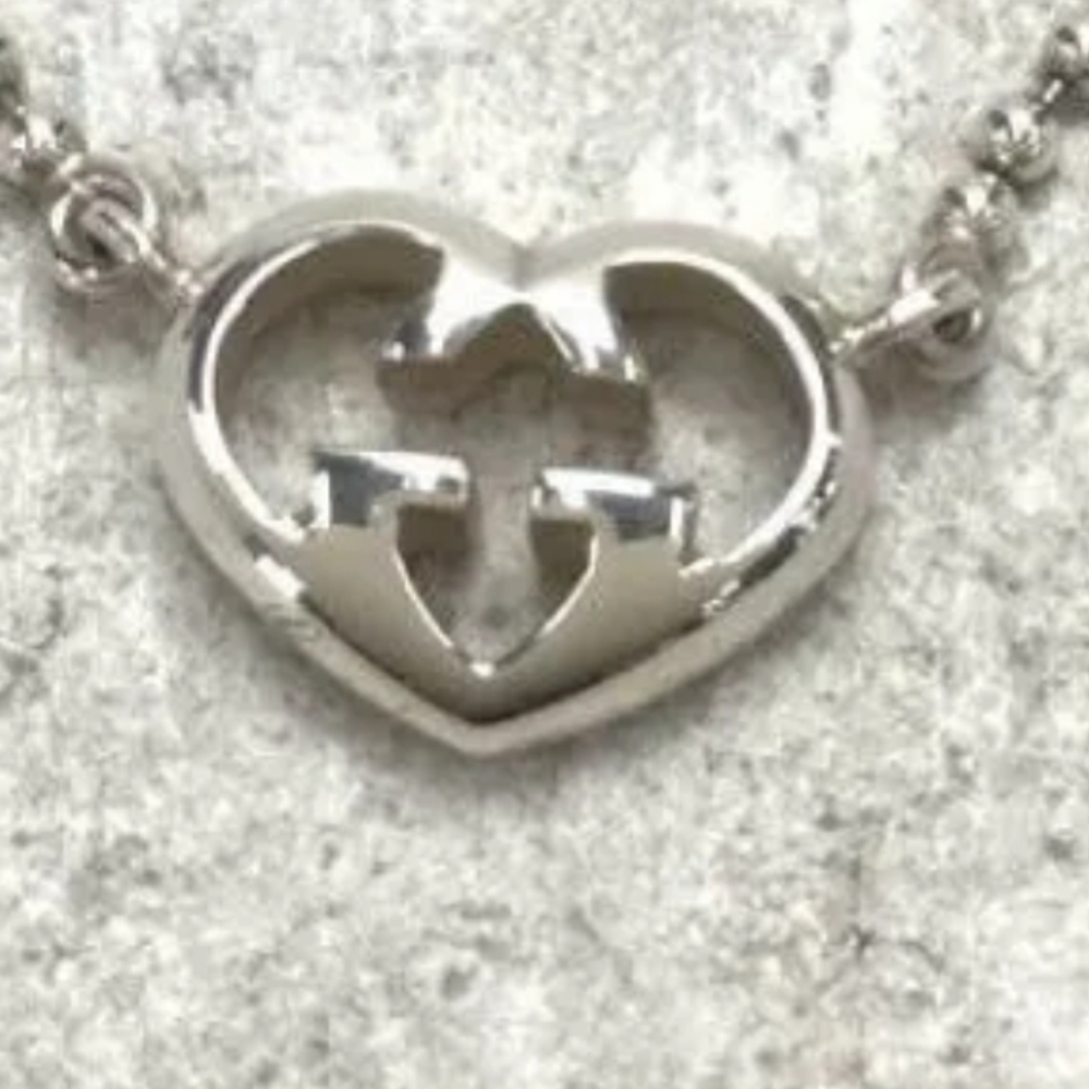 SALE on RARE! GUCCI DOUBLE HEART 💕 Necklace 925 Sterling Silver SO POPULAR!!!!